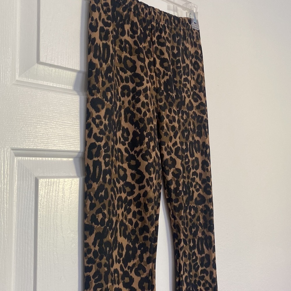Nasty Gal fit and flare cheetah print leggings. - Picture 11 of 12